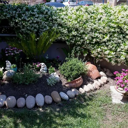 Eleni 4 Seasons Χανιώτη